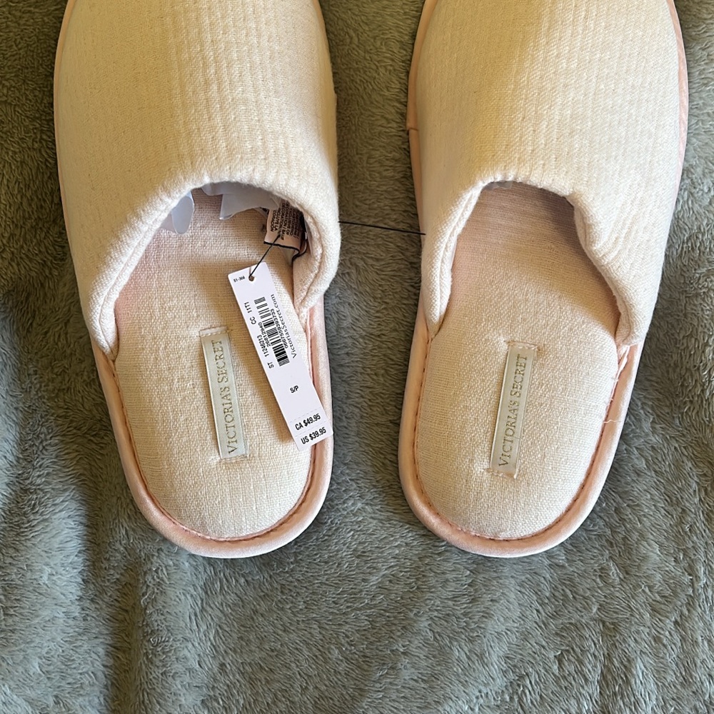 Victoria's Secret Cream Slippers